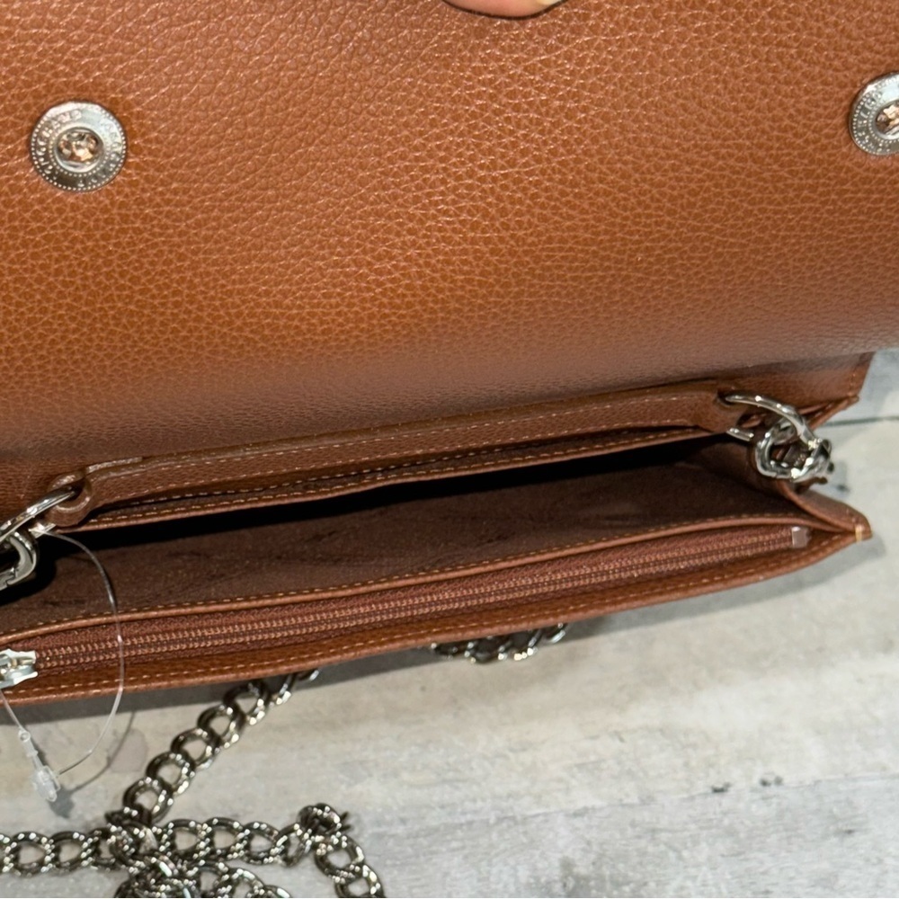 Longchamp Le Foulonné Leather Wallet on a Chain - Picture 6 of 9